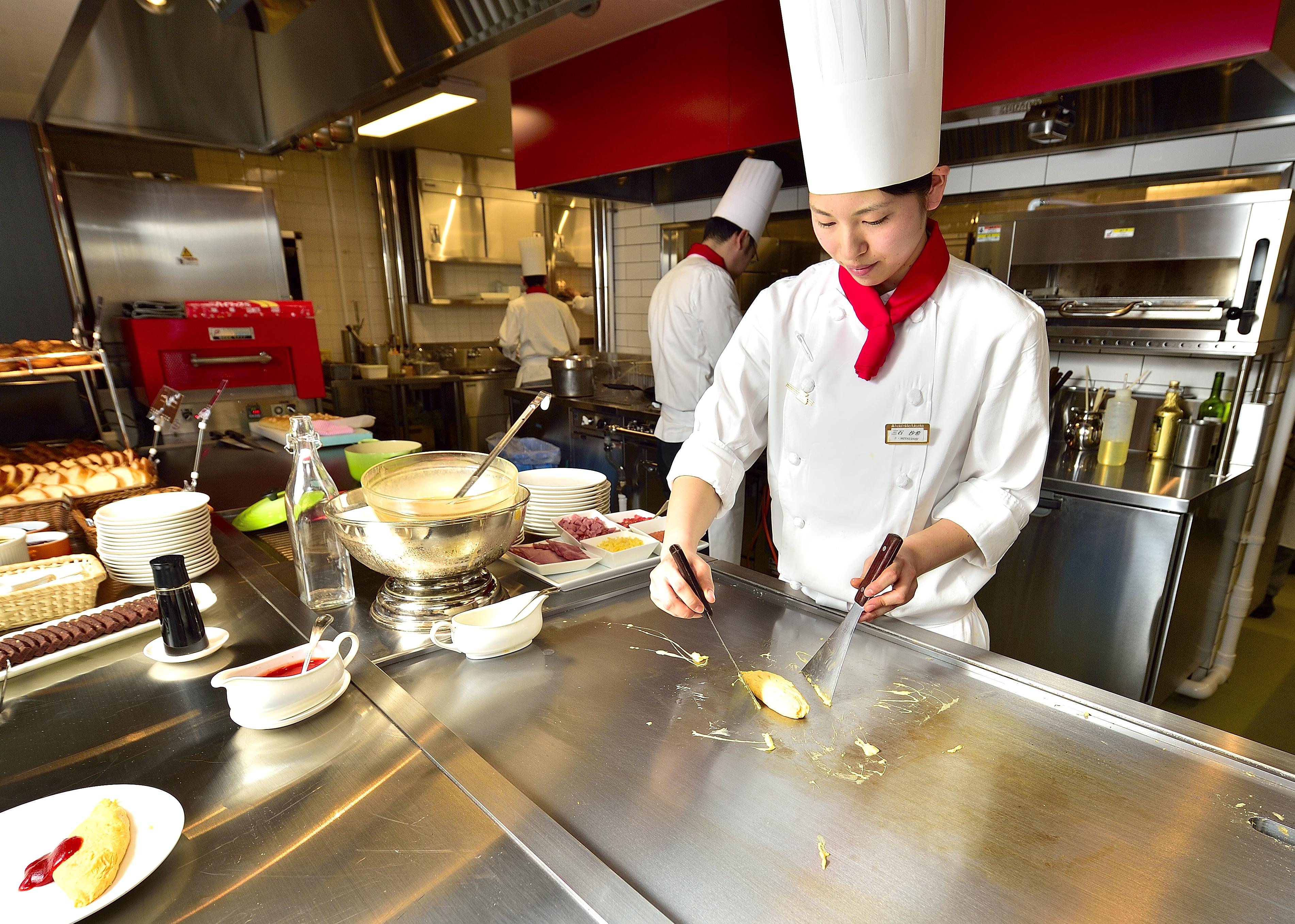 Hotel Nikko Fukuoka Fukuoka  Exterior foto A student working in the kitchen